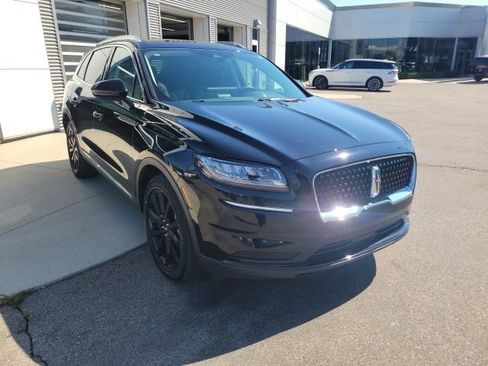 Used 2023 Lincoln Nautilus Reserve w/ Monochromatic Package AWD/4WD image 12