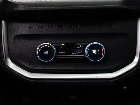 Used 2025 Ford Expedition Active AWD/4WD image 9
