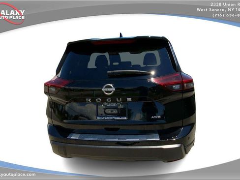 Used 2025 Nissan Rogue SV AWD/4WD image 6
