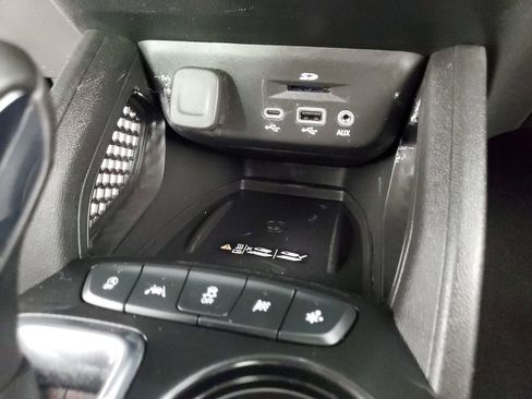 Used 2023 Chevrolet TrailBlazer RS w/ Sun and Liftgate Package FWD image 18