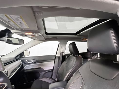 Used 2022 Jeep Compass Latitude w/ Sun and Sound Group AWD/4WD image 20