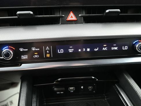 Certified 2025 Kia Sportage SX Prestige AWD/4WD image 22