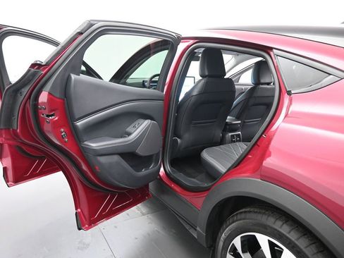 Certified 2025 Ford Mustang Mach-E Select image 19