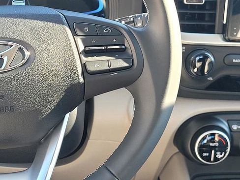 New 2025 Hyundai Venue SEL image 28