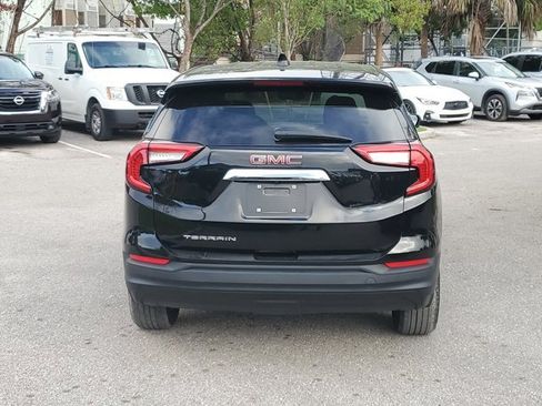 Used 2024 GMC Terrain SLE image 5