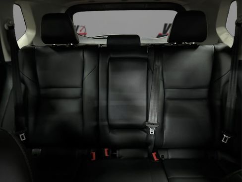 Used 2021 Nissan Rogue SL w/ Premium Package image 17