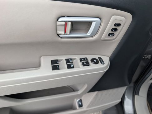 Used 2013 Honda Pilot Touring image 25