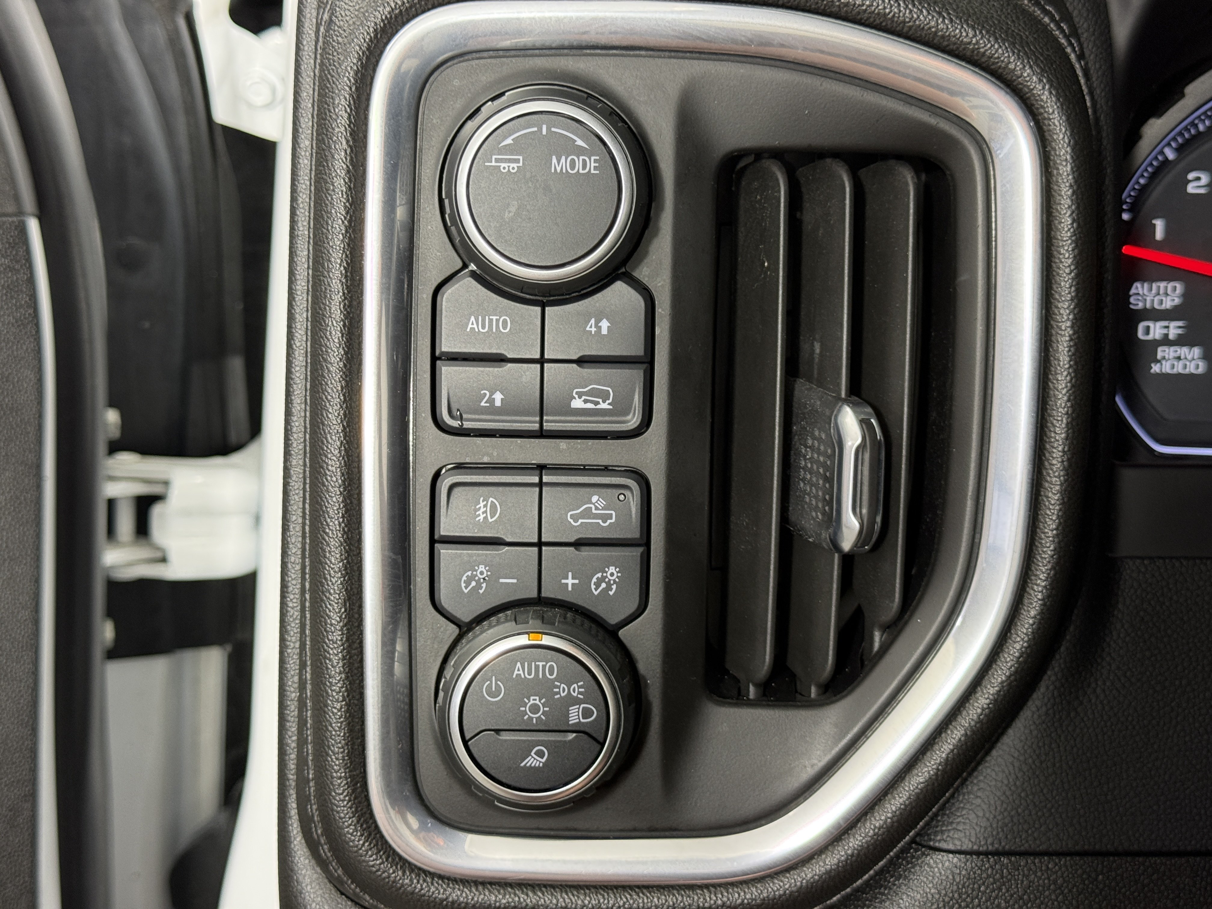 Used 2022 Chevrolet Silverado 1500 RST w/ Rally Edition AWD/4WD image 25