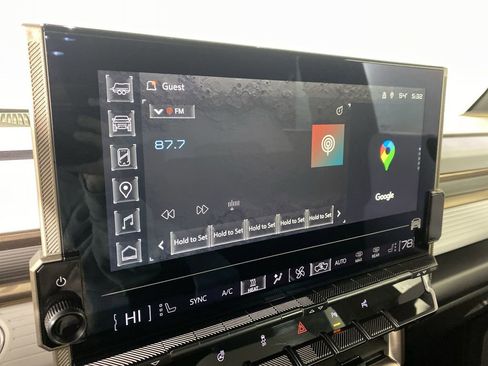 Used 2024 GMC Hummer EV 2X image 15