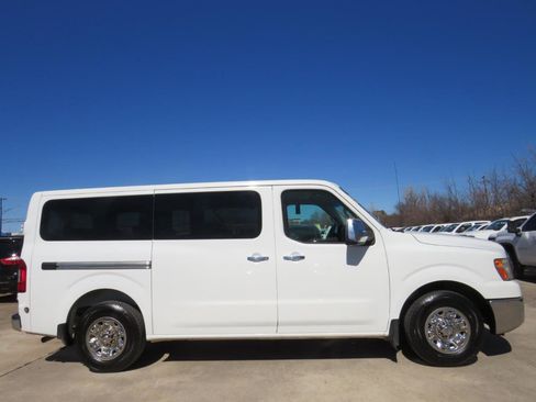Used 2013 Nissan NV 3500 SV RWD image 3