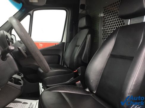Used 2022 Mercedes-Benz Sprinter 2500 image 28