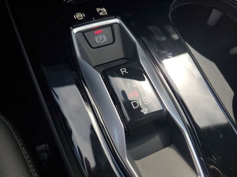 New 2025 Audi Q6 e-tron Premium image 26