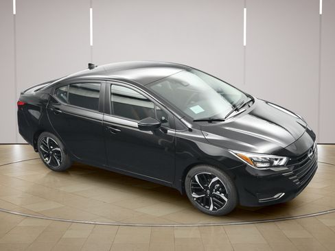 Certified 2025 Nissan Versa SR w/ Trunk Package FWD image 30
