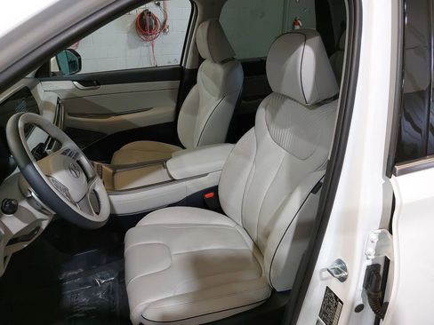Used 2025 Hyundai Palisade Calligraphy AWD/4WD image 16