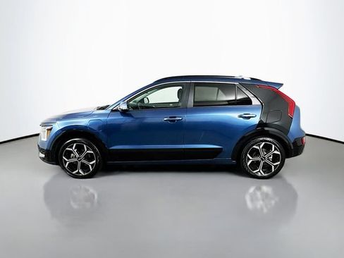 Used 2023 Kia Niro SX Touring FWD image 5