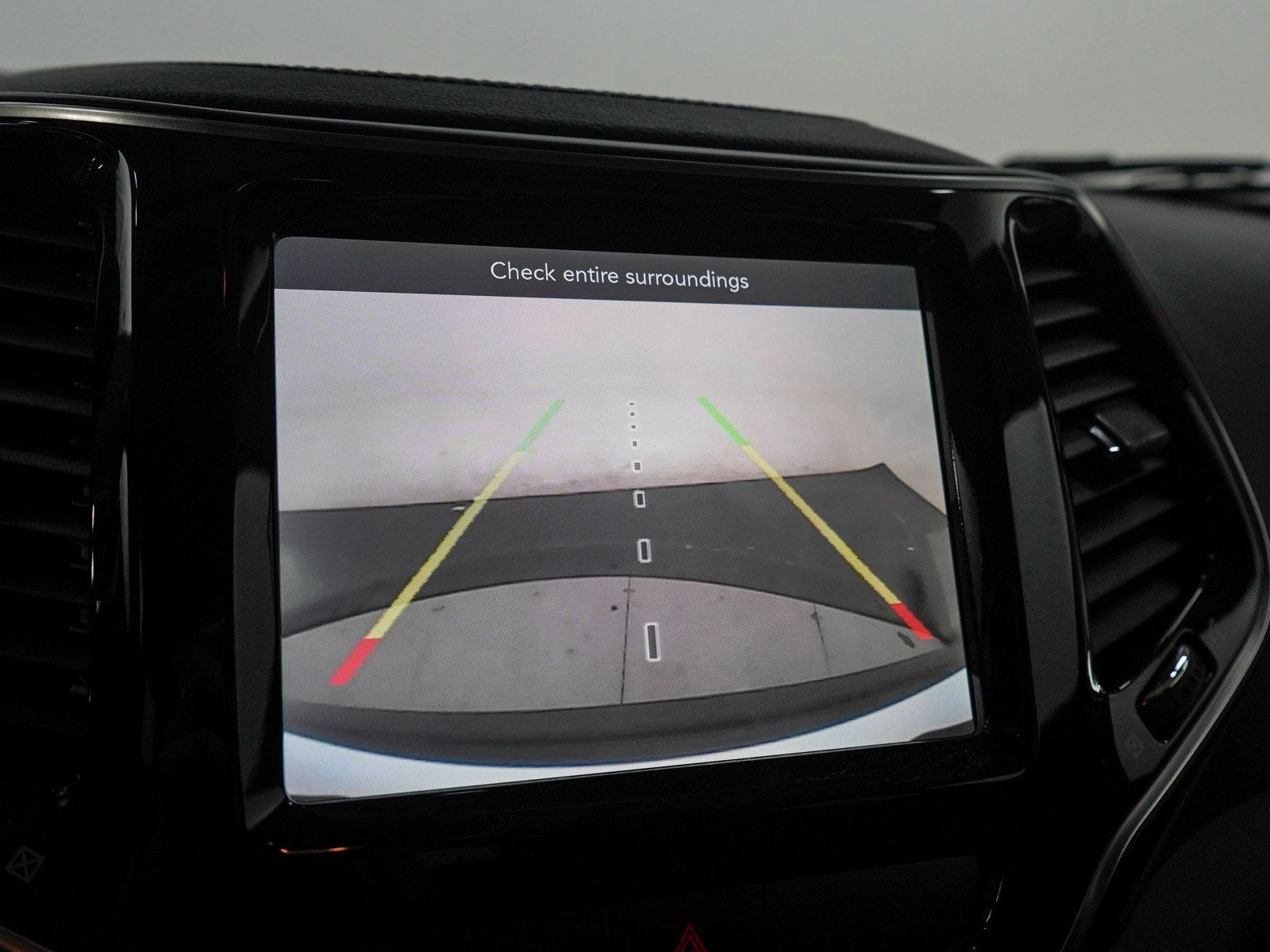 Used 2019 Jeep Cherokee Limited w/ Trailer Tow Group AWD/4WD image 29