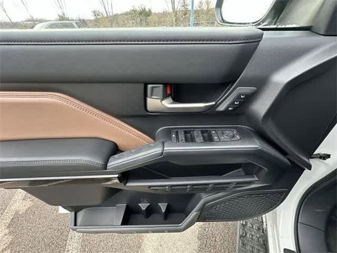 Used 2025 Toyota 4Runner Limited image 17