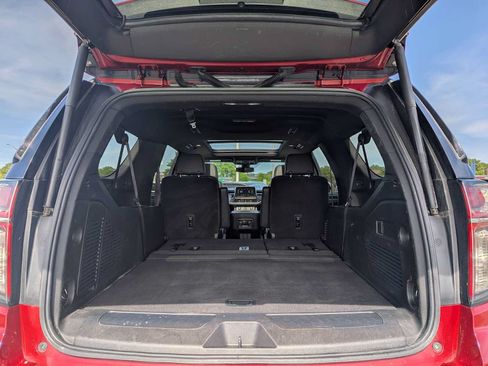 Used 2021 Chevrolet Suburban LT AWD/4WD image 25