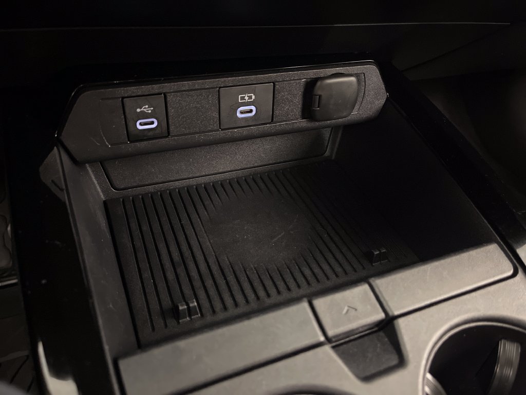 Certified 2024 Toyota Prius LE FWD image 30
