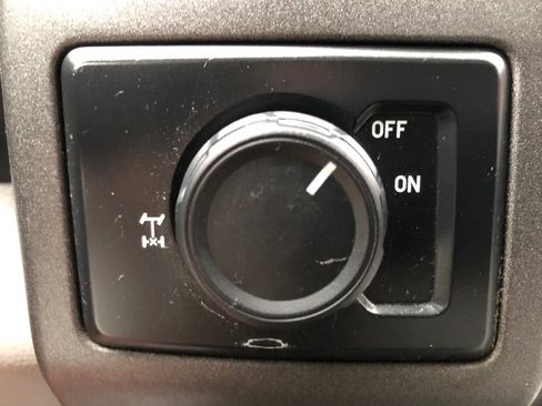 Used 2017 Ford F250 XL w/ Power Equipment Group AWD/4WD image 32