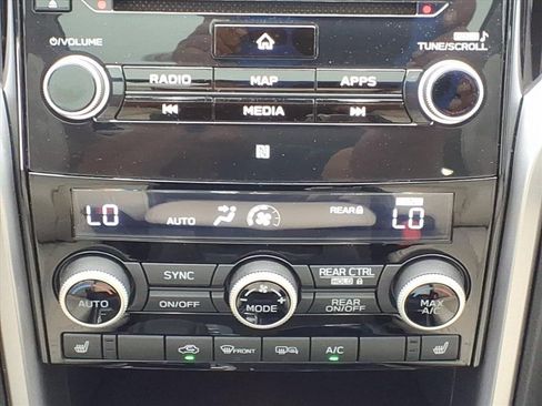 Used 2022 Subaru Ascent Limited w/ Technology Package image 25