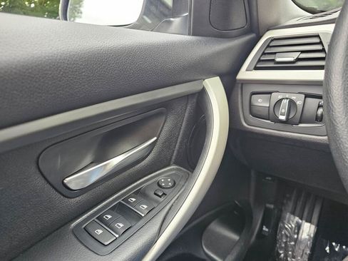 Used 2016 BMW 320i xDrive Sedan AWD/4WD image 31