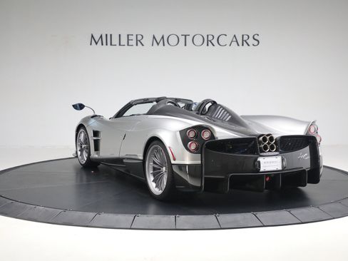 Used 2017 Pagani Huayra image 5
