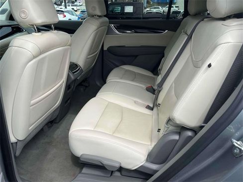 Used 2023 Cadillac XT6 Premium Luxury image 18