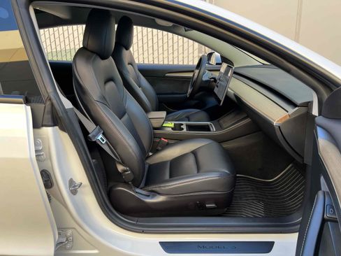 Used 2021 Tesla Model 3 Standard Range Plus image 39