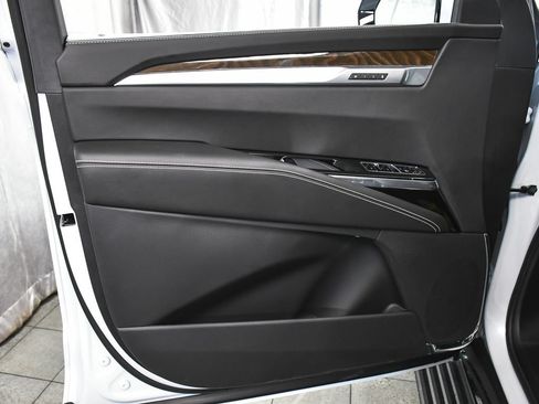 Used 2026 Cadillac Escalade ESV Platinum Sport w/ LPO, ONYX Package AWD/4WD image 9