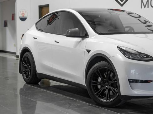 Used 2021 Tesla Model Y Long Range AWD/4WD image 6