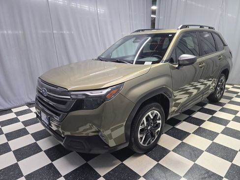 Certified 2025 Subaru Forester Premium image 1