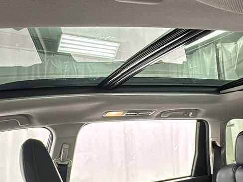 Certified 2023 Subaru Ascent Limited w/ Technology Package image 40