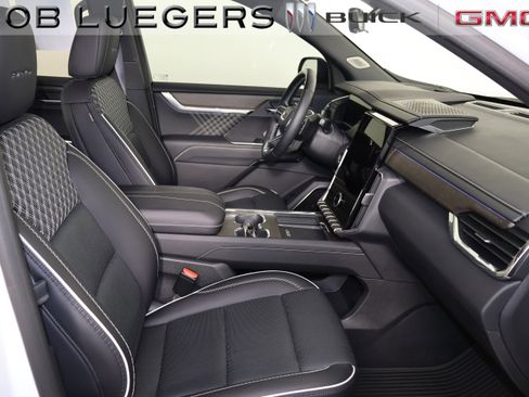 Certified 2025 GMC Acadia Denali w/ Super Cruise Package image 21