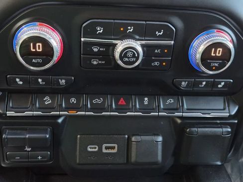 Used 2019 GMC Sierra 1500 AT4 w/ AT4 Preferred Package AWD/4WD image 29