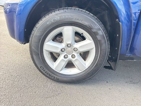 Used 2004 Toyota RAV4 4WD image 25
