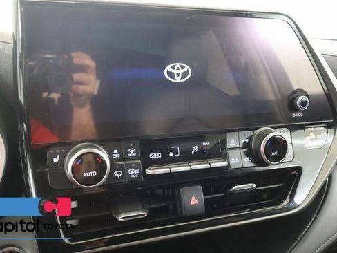Certified 2023 Toyota Highlander XLE AWD/4WD image 21