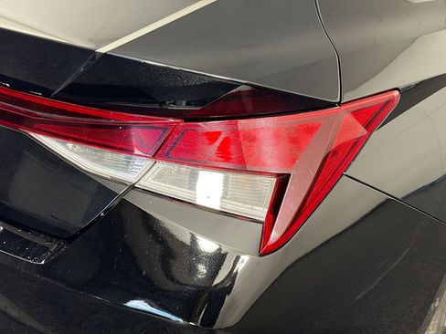 Used 2023 Hyundai Elantra SE image 33