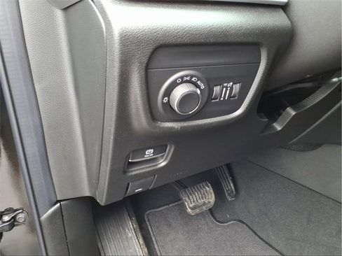 New 2025 Jeep Grand Cherokee L Laredo image 17