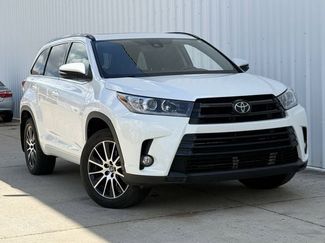 Used 2017 Toyota Highlander SE w/ Carpet Mat Package video 1