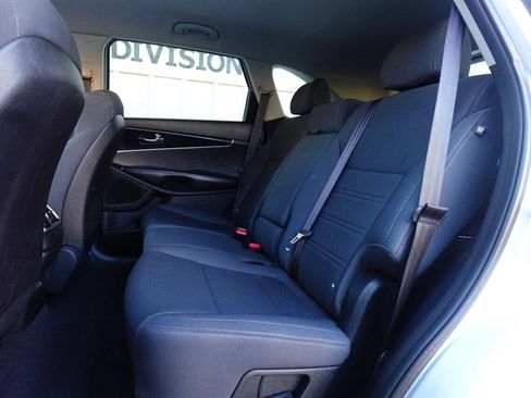 Used 2016 Kia Sorento L FWD image 15