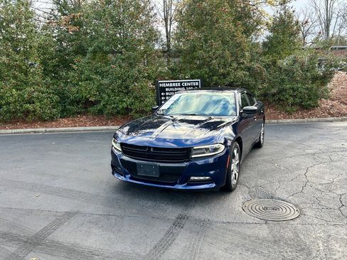 Used 2015 Dodge Charger SXT w/ Rallye Group image 2