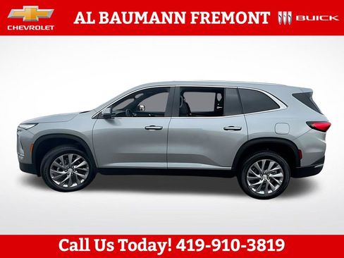 Used 2025 Buick Enclave Preferred AWD/4WD image 12