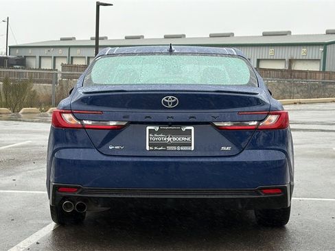 Certified 2025 Toyota Camry SE image 4