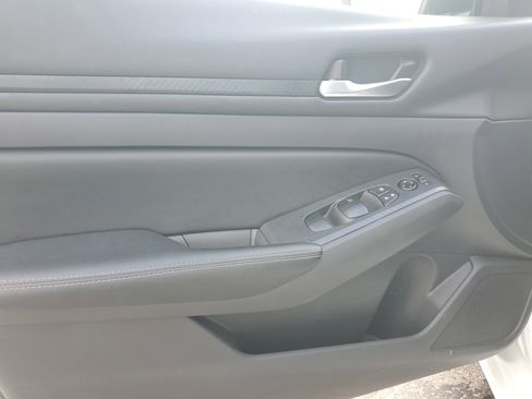 Used 2025 Nissan Altima 2.5 SV image 22