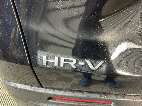 Used 2023 Honda HR-V LX image 6