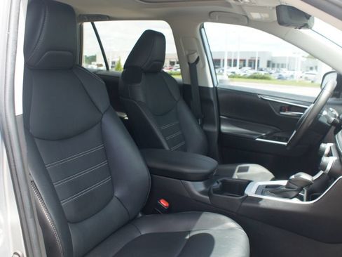 Used 2022 Toyota RAV4 XLE Premium FWD image 23