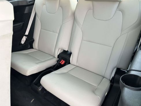 Certified 2023 Volvo XC90 T8 Plus w/ Protection Package Premier AWD/4WD image 17