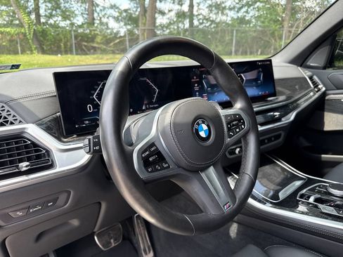 Used 2024 BMW X5 xDrive40i w/ M Sport Package AWD/4WD image 14