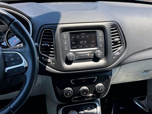 Used 2018 Jeep Compass Latitude AWD/4WD image 7